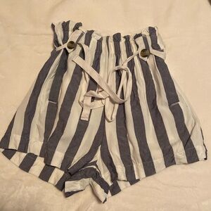 Women’s American eagle blue and white paper bag shorts